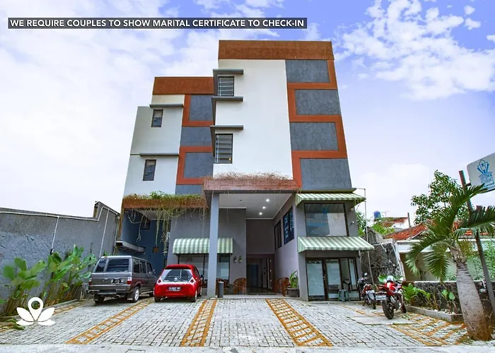 Zen Rooms Uptown Residence Syariah Jakarta